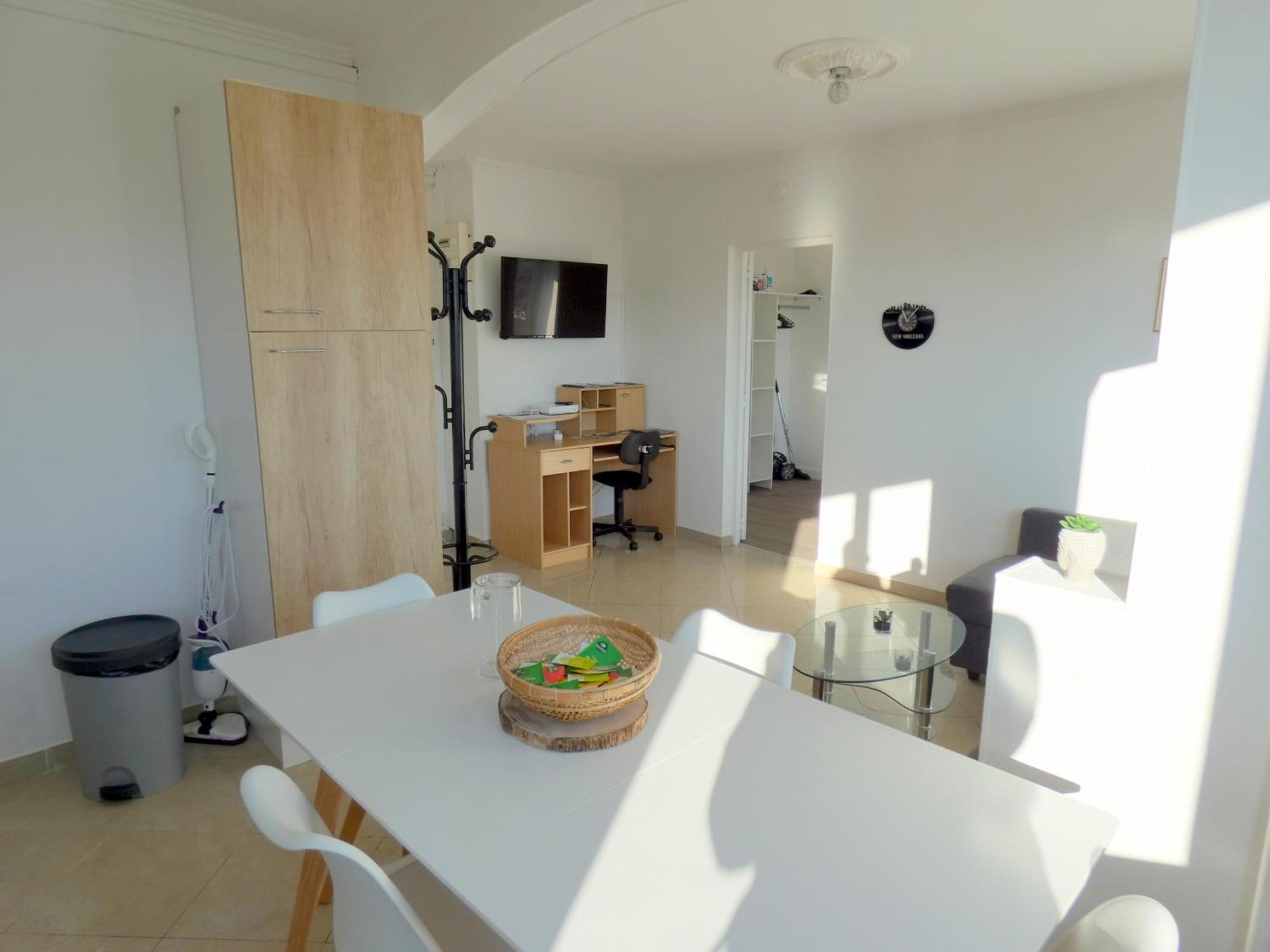 Appartamento 37M2 Lumineux Face Gare Sncf, Wifi Et Cafe Et The Offerts Orléans Esterno foto